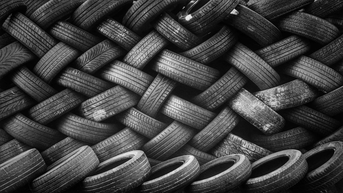 🌊 EV Battles and Hidden Pollutants